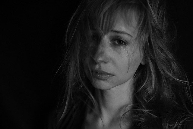Tears | Autor: Viktoria Borodinova | Zdroj: Pixabay.com